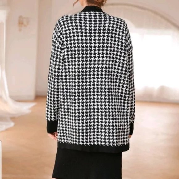 Classy Pocketed knit Houndstooth Cardigan - Picture 6 of 8
